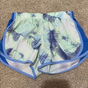 Girls Medium Dri-Fit Nike Shorts